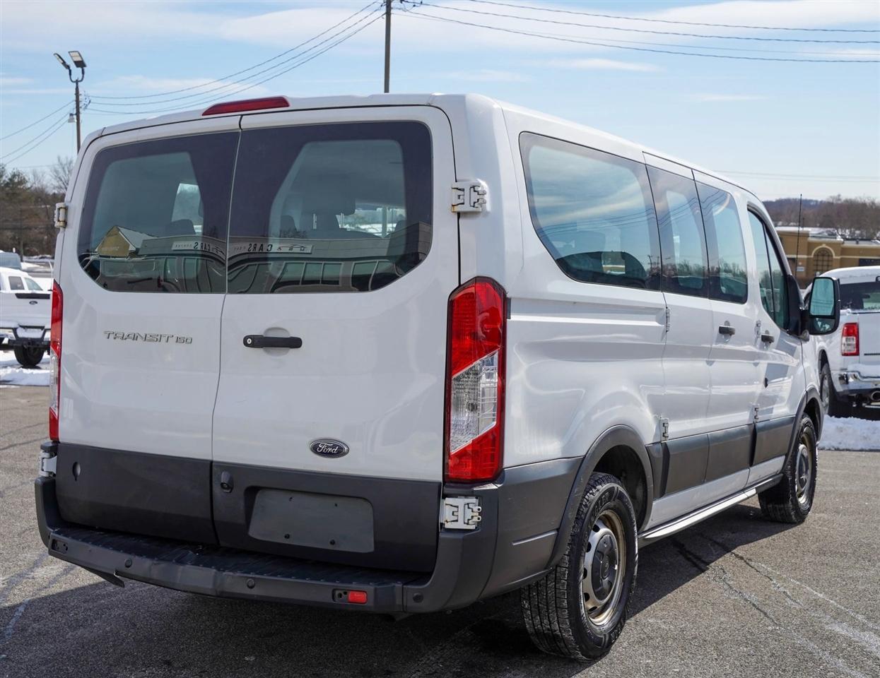 Ford Transit 150 Wagon Low Roof XL 60/40 Pass. 130-in. WB 2018