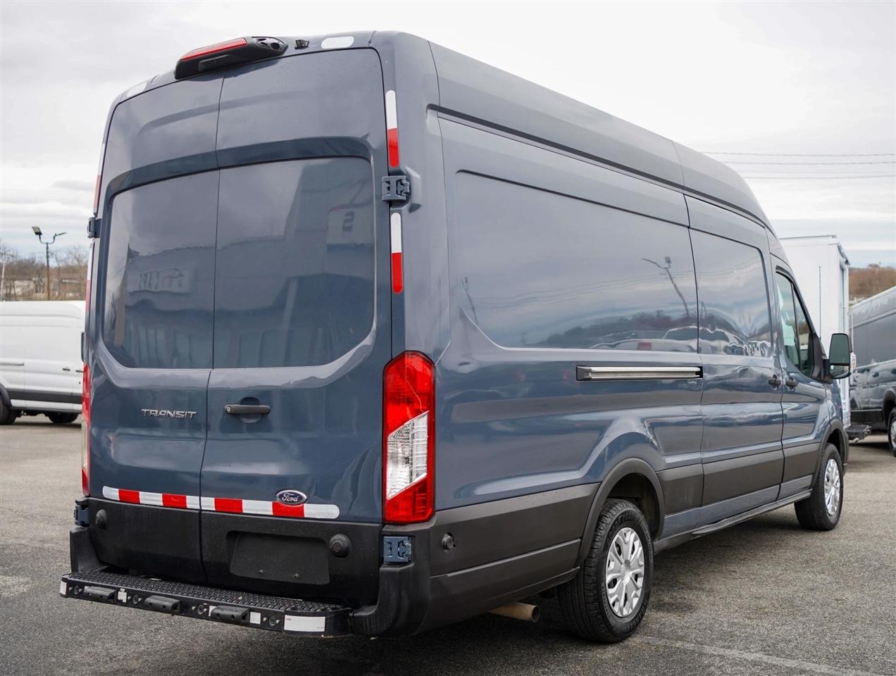 Ford Transit 250 Van High Roof w/Sliding Pass. 148-in. WB EL 2020