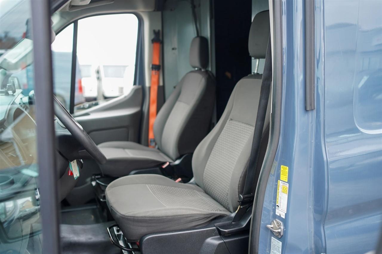 Ford Transit 250 Van High Roof w/Sliding Pass. 148-in. WB EL 2020