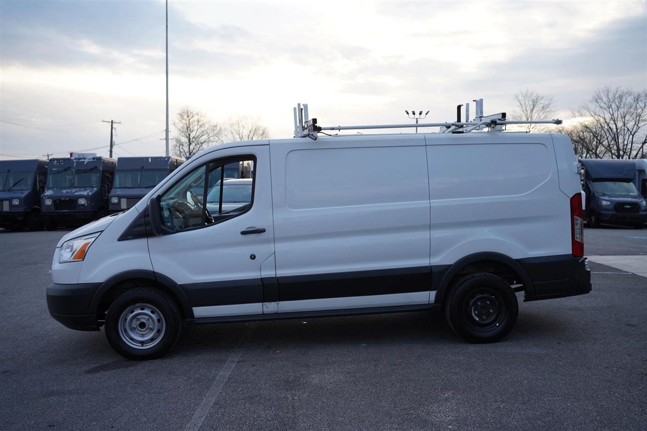 Ford Transit 250 Van Low Roof 60/40 Pass.130-in. WB 2016