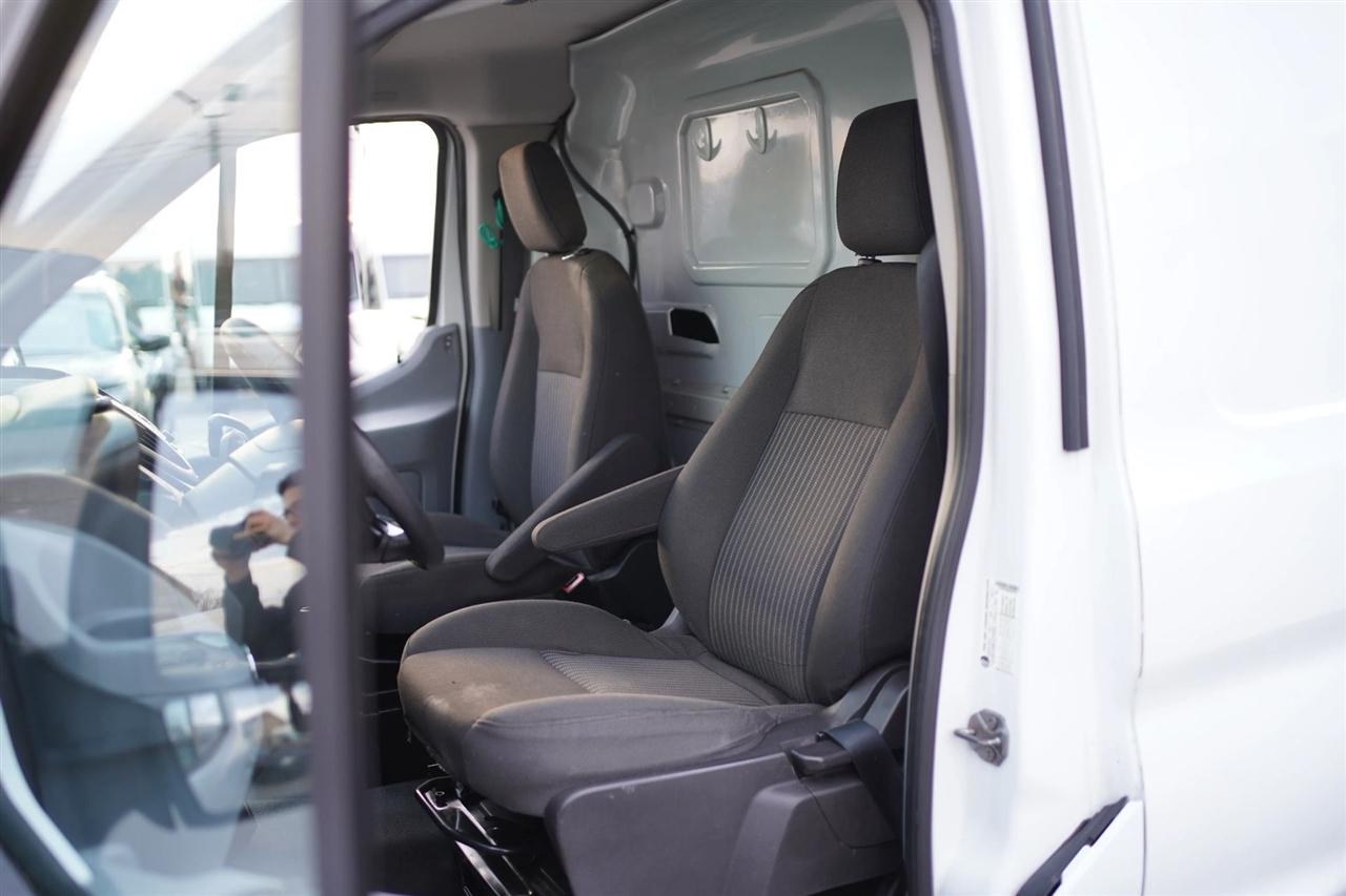 Ford Transit 250 Van Low Roof 60/40 Pass.130-in. WB 2016