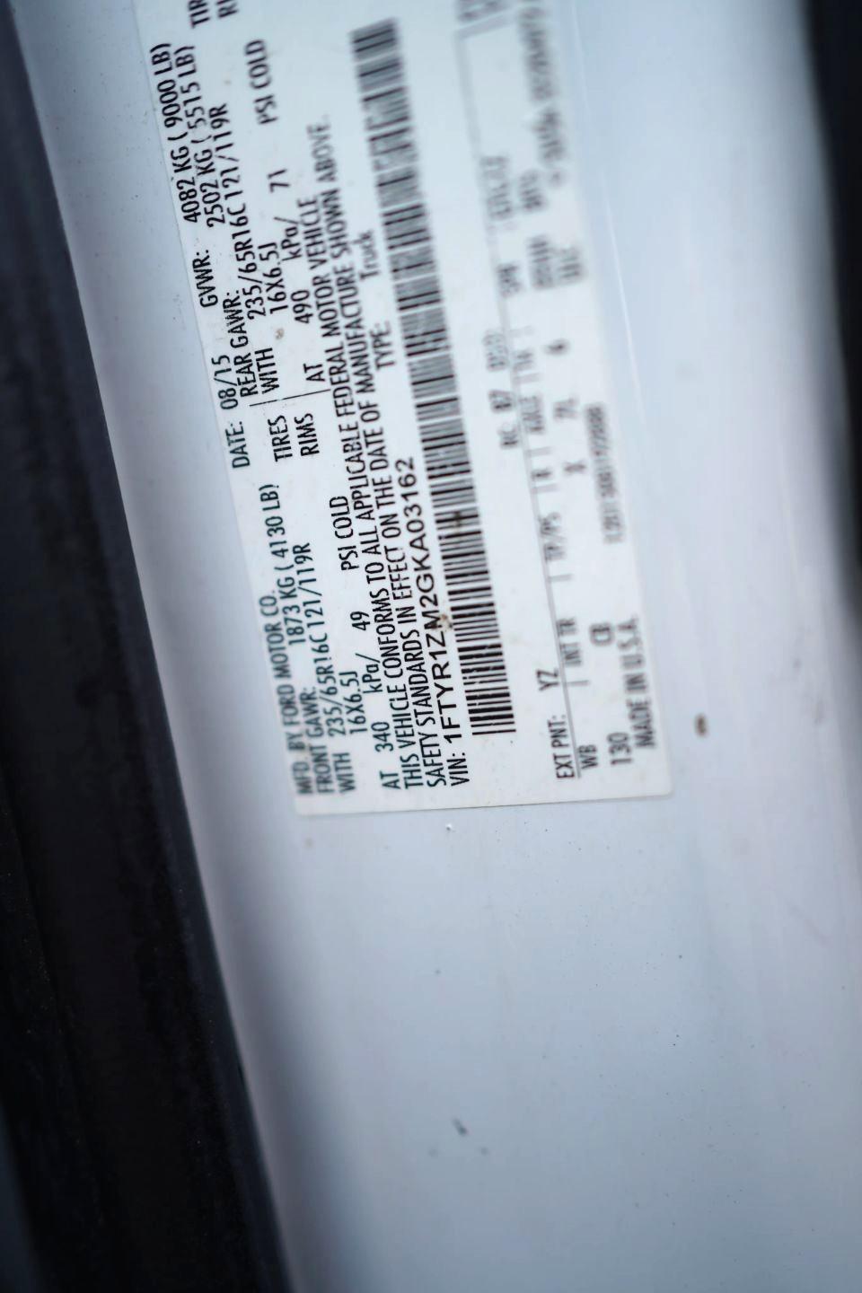 Ford Transit 250 Van Low Roof 60/40 Pass.130-in. WB 2016