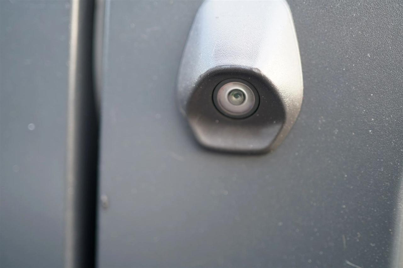 Ford Transit 250 Van Low Roof 60/40 Pass.130-in. WB 2016