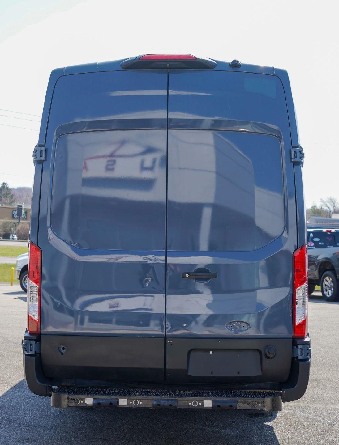 Ford Transit 250 Van High Roof w/Sliding Pass. 148-in. WB EL 2020