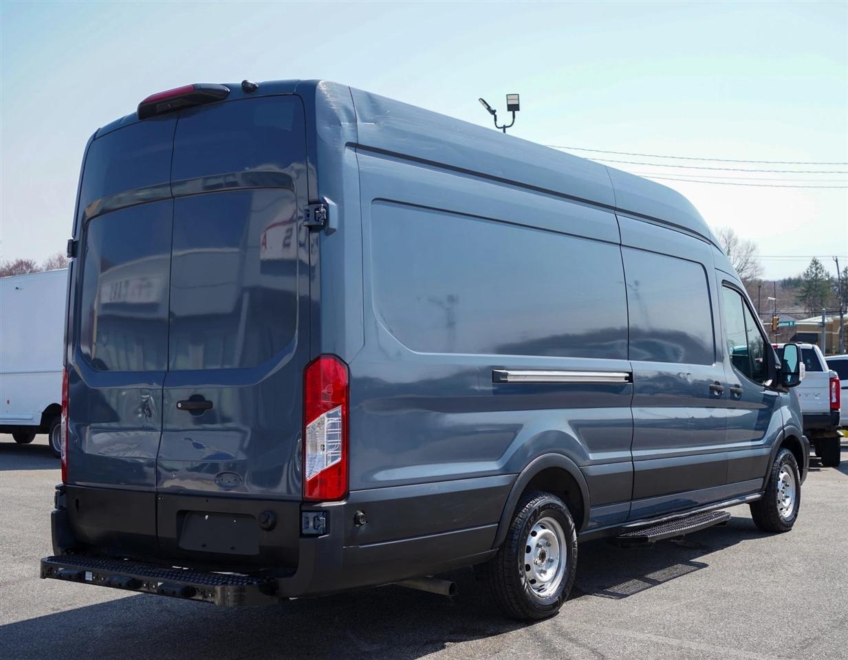Ford Transit 250 Van High Roof w/Sliding Pass. 148-in. WB EL 2020