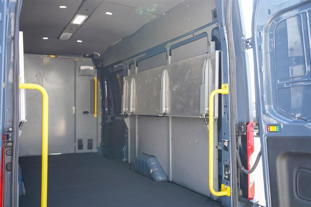 Ford Transit 250 Van High Roof w/Sliding Pass. 148-in. WB EL 2020