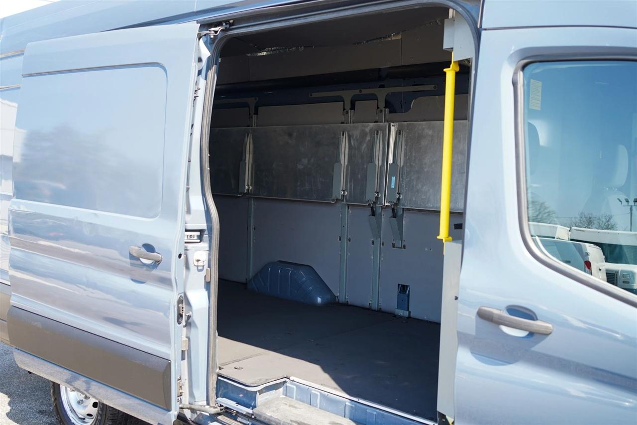 Ford Transit 250 Van High Roof w/Sliding Pass. 148-in. WB EL 2020
