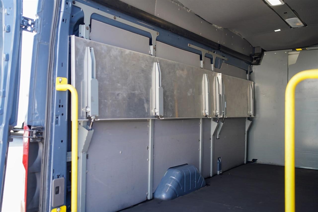 Ford Transit 250 Van High Roof w/Sliding Pass. 148-in. WB EL 2020