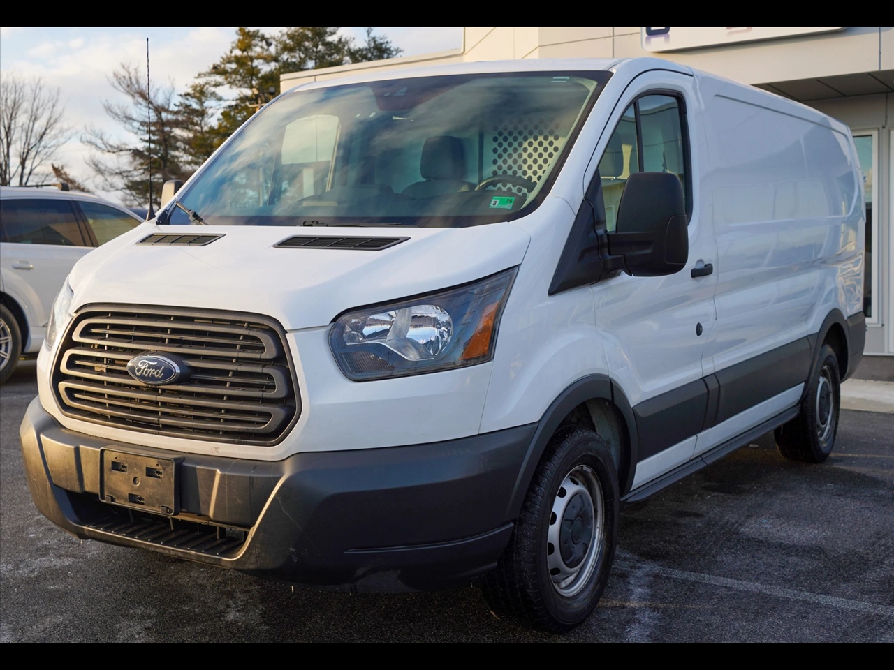 2018 Ford Transit 150 Van Low Roof w/Sliding Pass. 130-in. WB