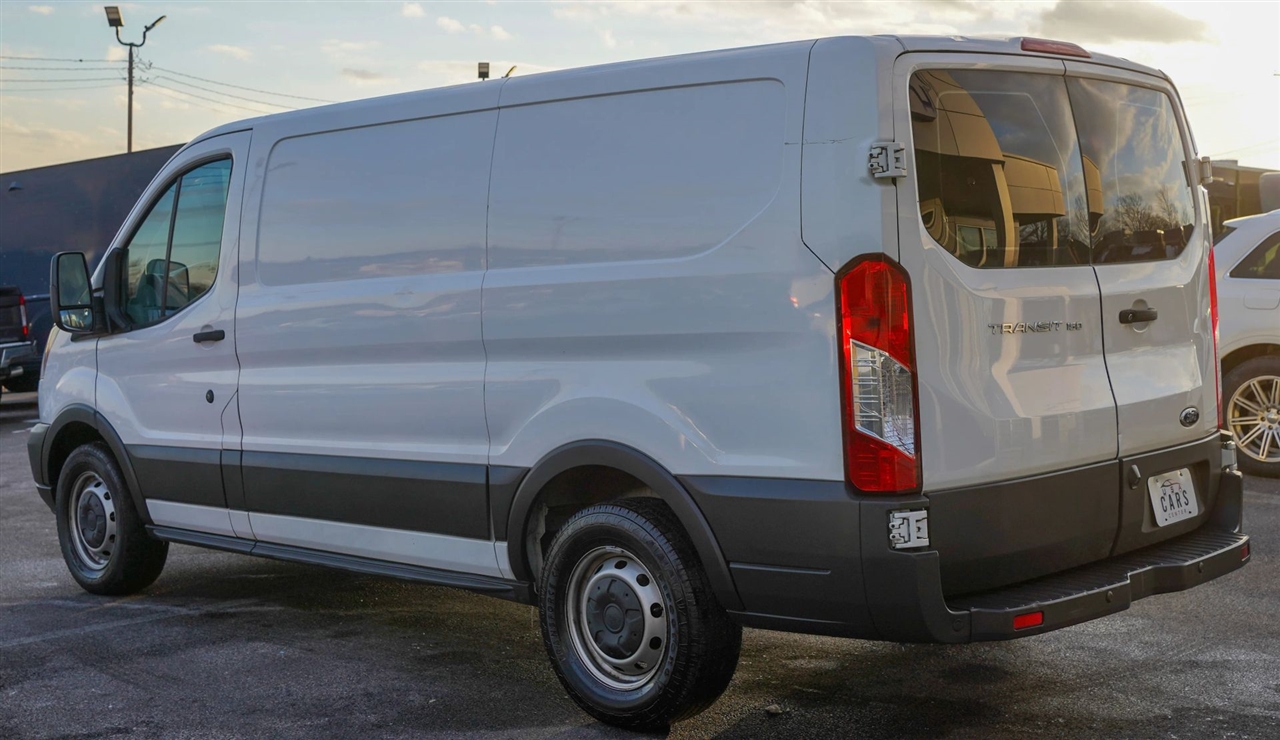 Ford Transit 150 Van Low Roof w/Sliding Pass. 130-in. WB 2018