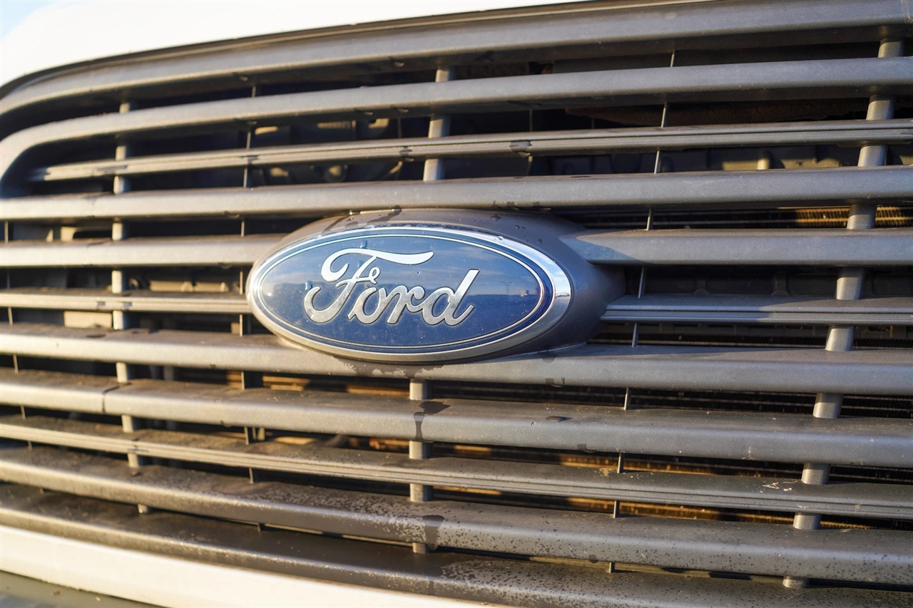 Ford Transit 150 Van Low Roof w/Sliding Pass. 130-in. WB 2018