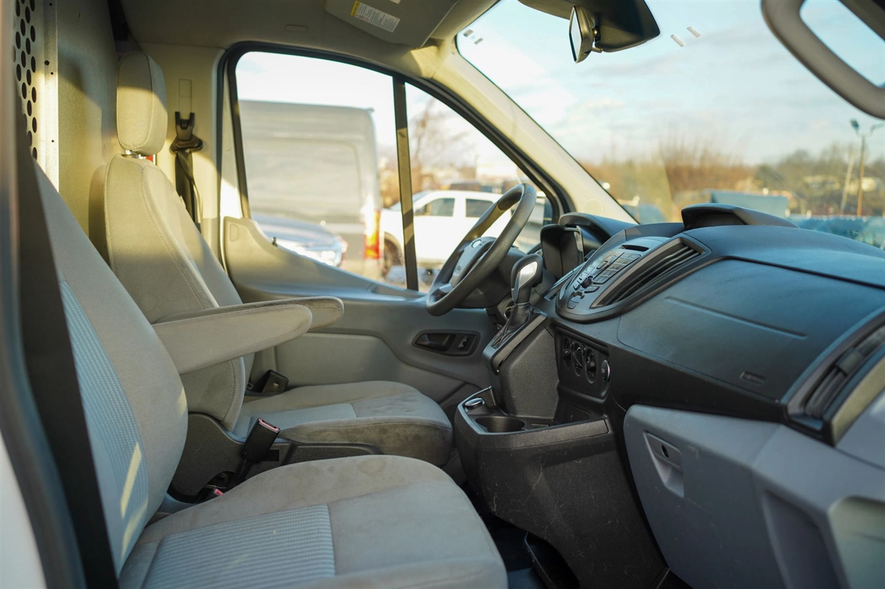 Ford Transit 150 Van Low Roof w/Sliding Pass. 130-in. WB 2018