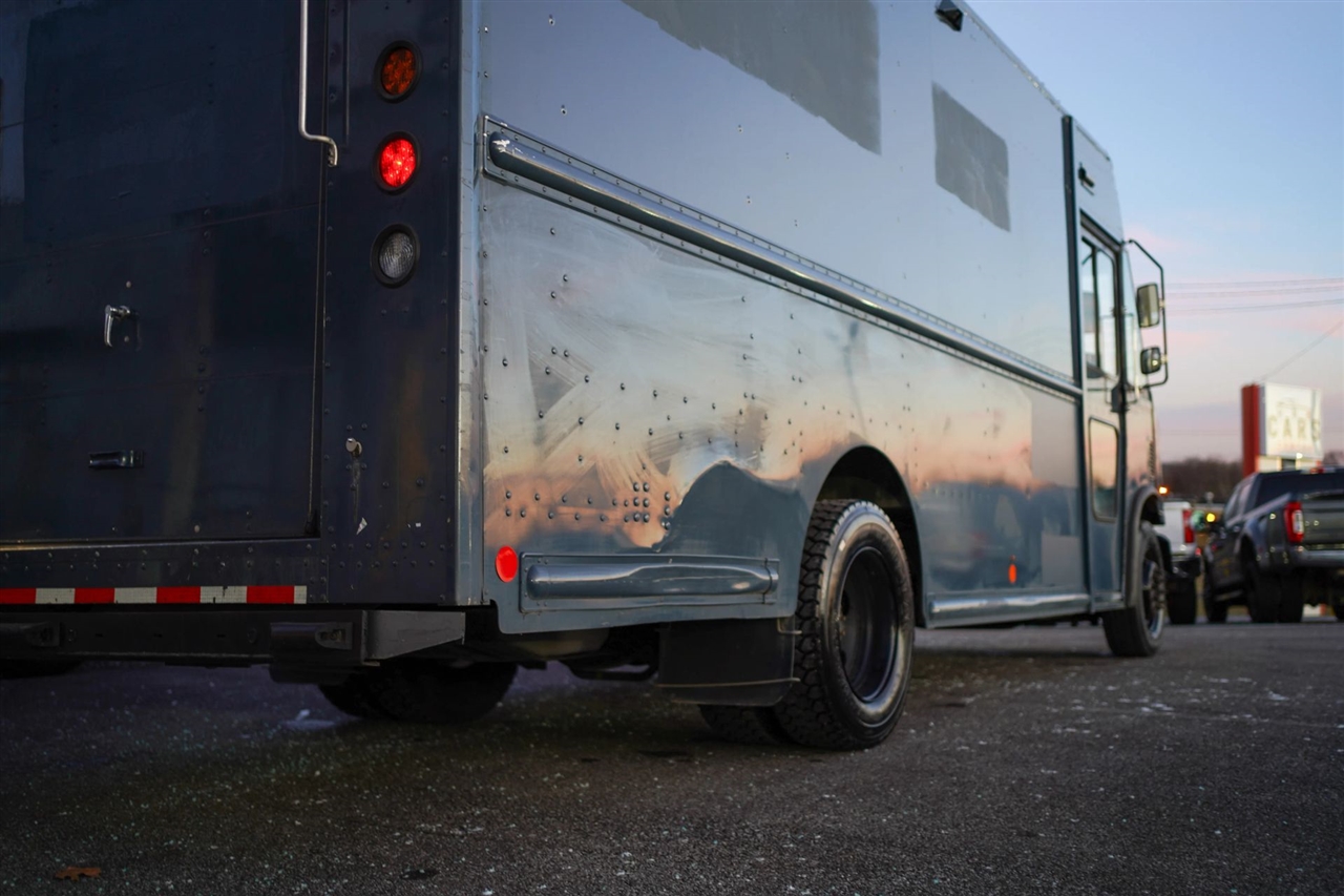 Ford Stripped Chassis  2020