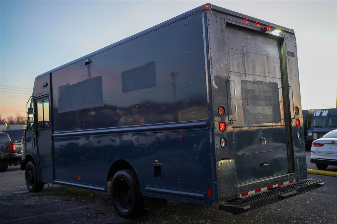 Ford Stripped Chassis  2020