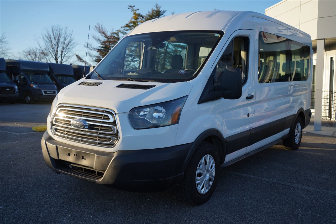 Ford Transit 350 Wagon Med. Roof XLT w/Sliding Pass. 148-in. WB 2019