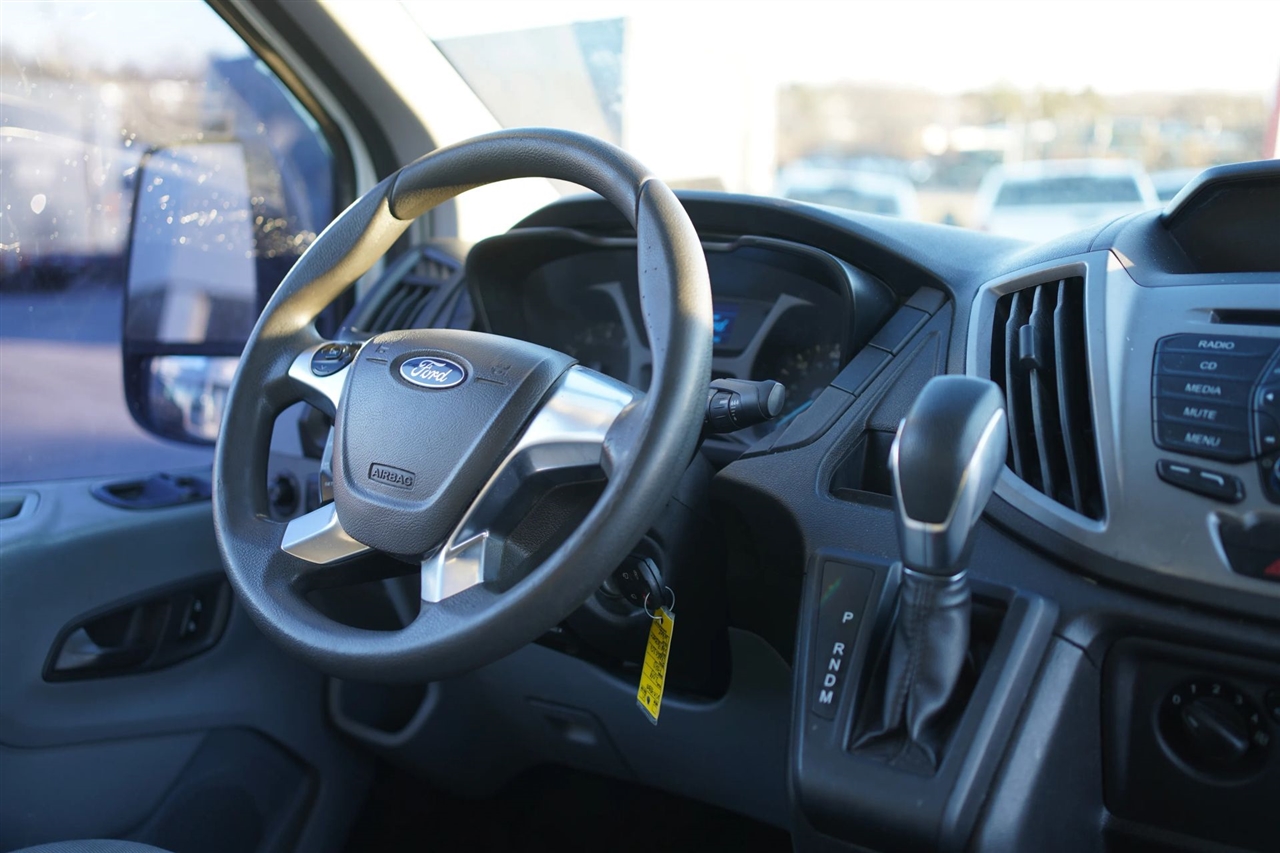 Ford Transit 350 Wagon Med. Roof XLT w/Sliding Pass. 148-in. WB 2019