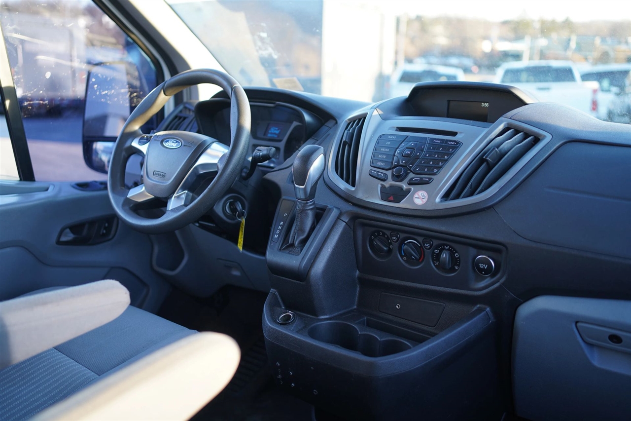 Ford Transit 350 Wagon Med. Roof XLT w/Sliding Pass. 148-in. WB 2019