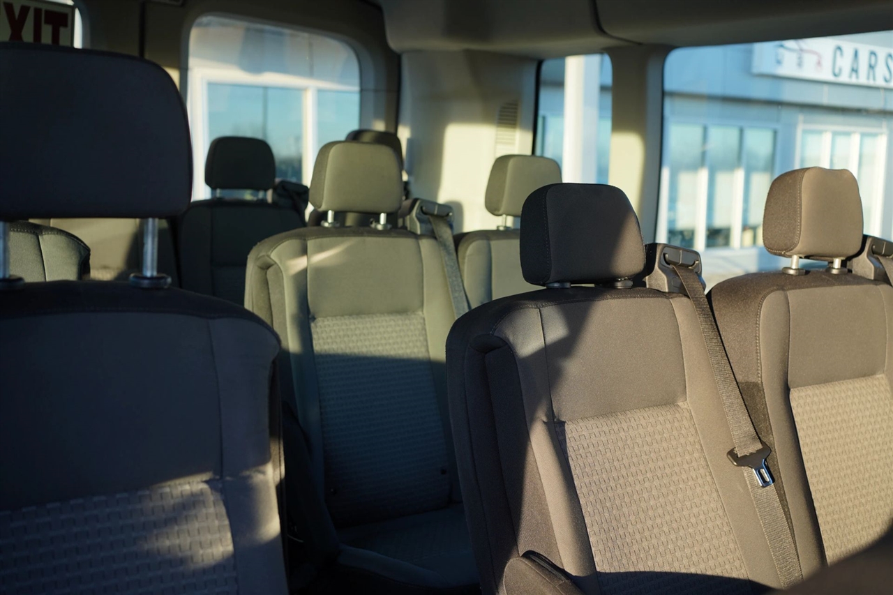 Ford Transit 350 Wagon Med. Roof XLT w/Sliding Pass. 148-in. WB 2019