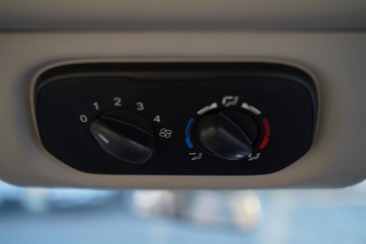 Ford Transit 350 Wagon Med. Roof XLT w/Sliding Pass. 148-in. WB 2019