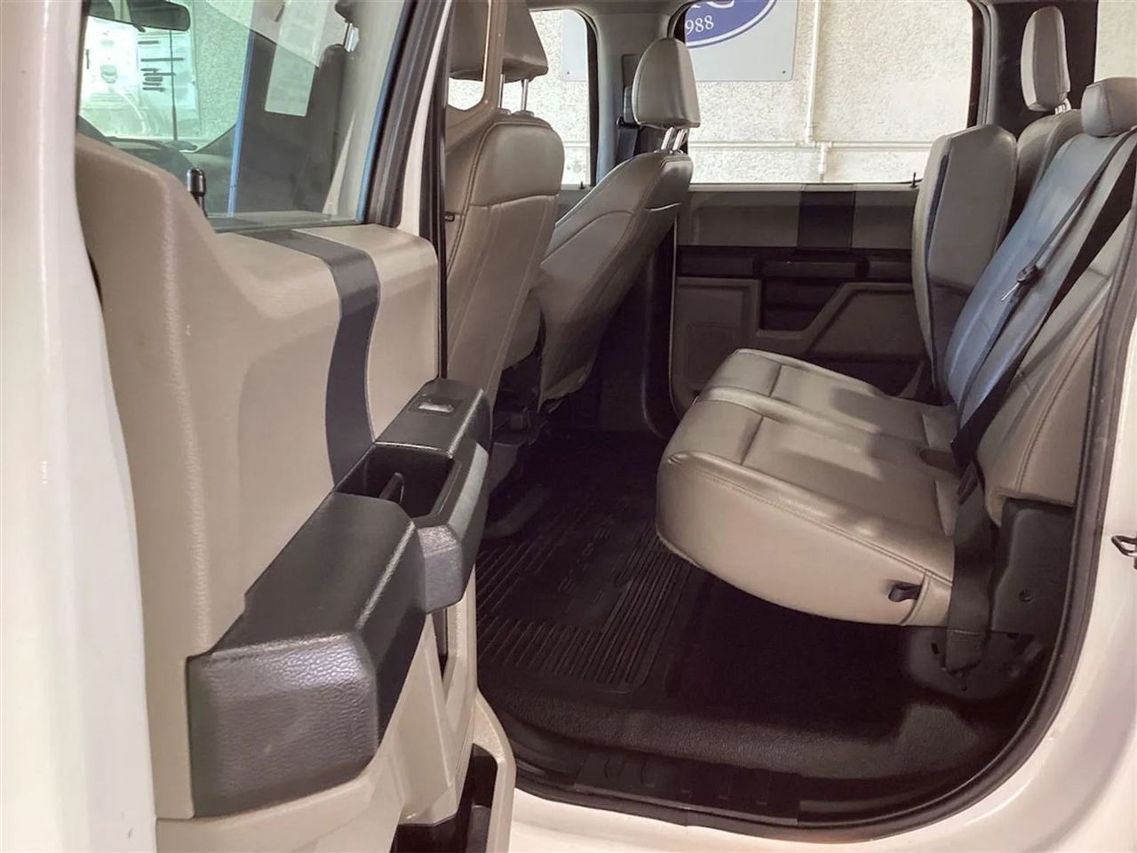 Ford F-350 SD XL Crew Cab Long Bed DRW 4WD 2022