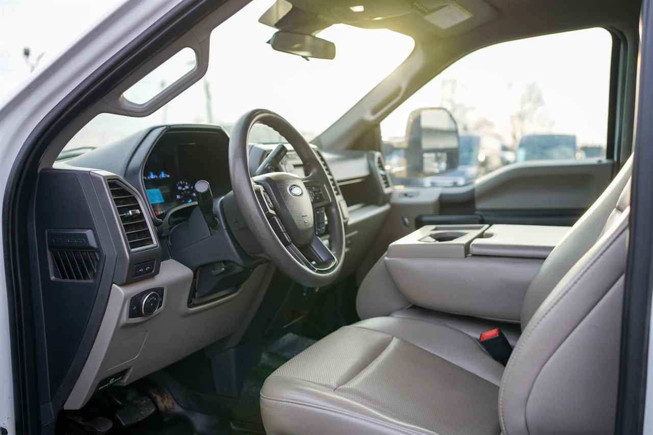 Ford F-350 SD XL Crew Cab Long Bed DRW 4WD 2022