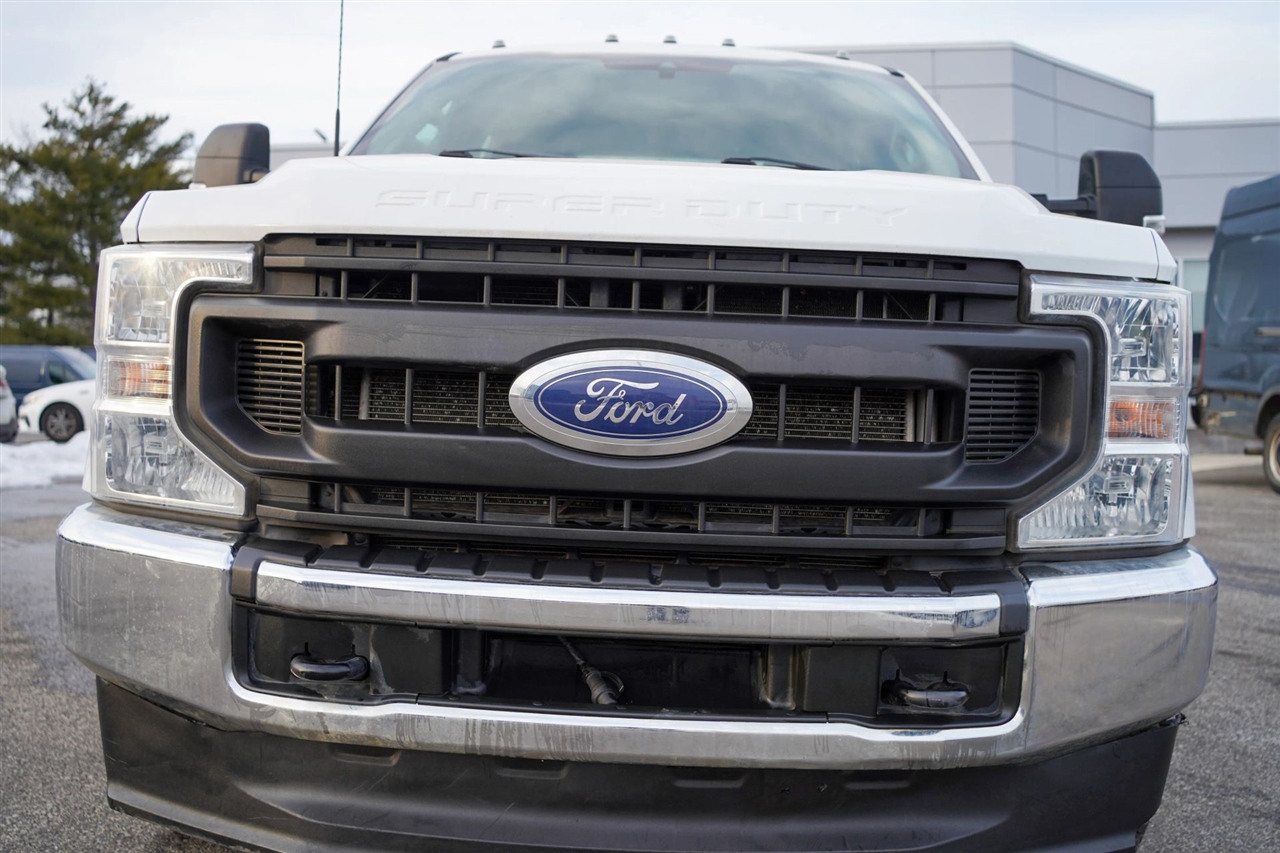 Ford F-350 SD XL Crew Cab Long Bed DRW 4WD 2022