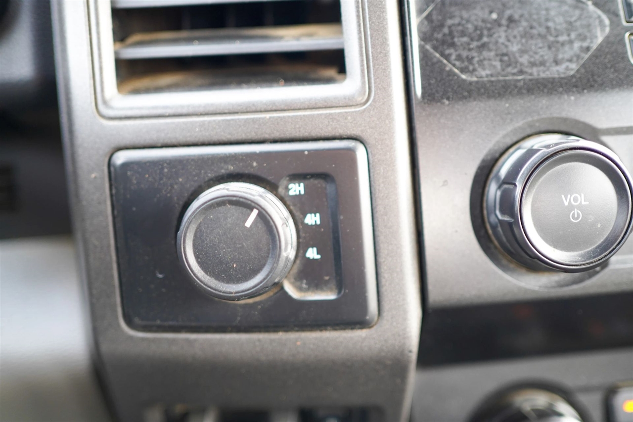 Ford F-350 SD XL Crew Cab Long Bed DRW 4WD 2022