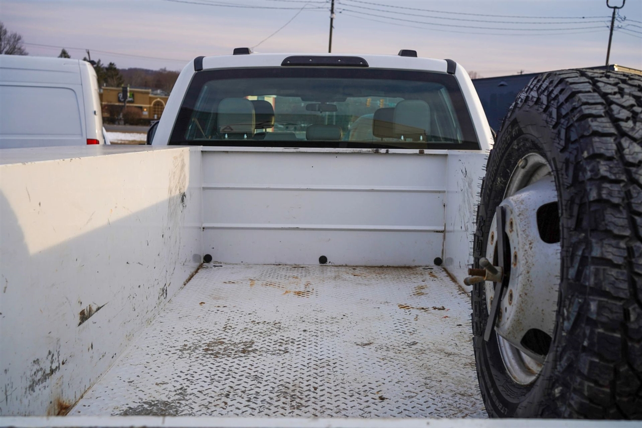 Ford F-350 SD XL Crew Cab Long Bed DRW 4WD 2022