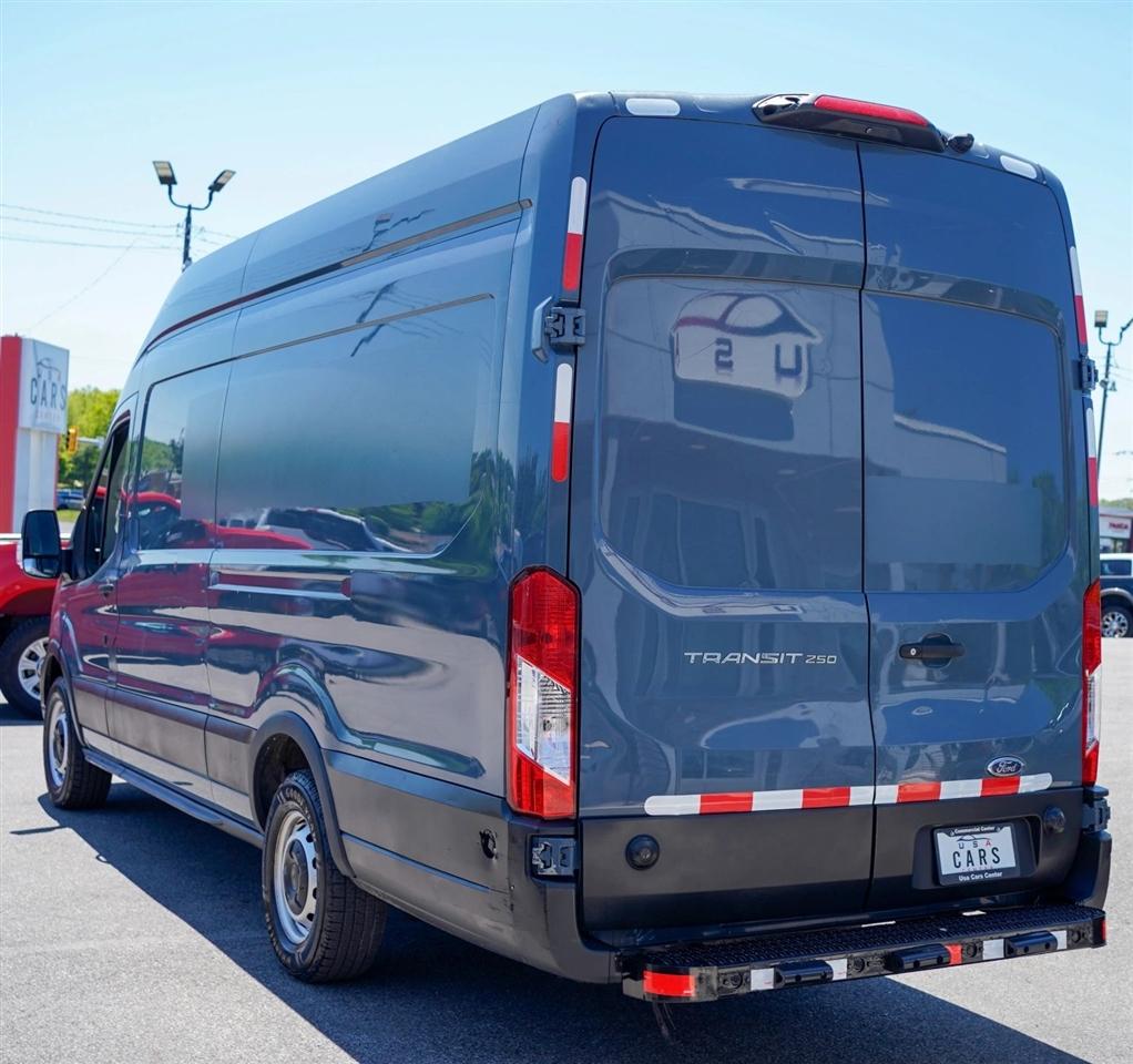 Ford Transit 250 Van High Roof w/Sliding Pass. 148-in. WB EL 2020