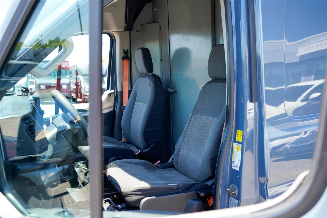 Ford Transit 250 Van High Roof w/Sliding Pass. 148-in. WB EL 2020