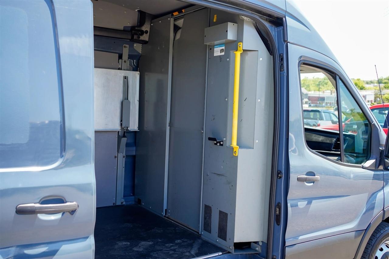 Ford Transit 250 Van High Roof w/Sliding Pass. 148-in. WB EL 2020
