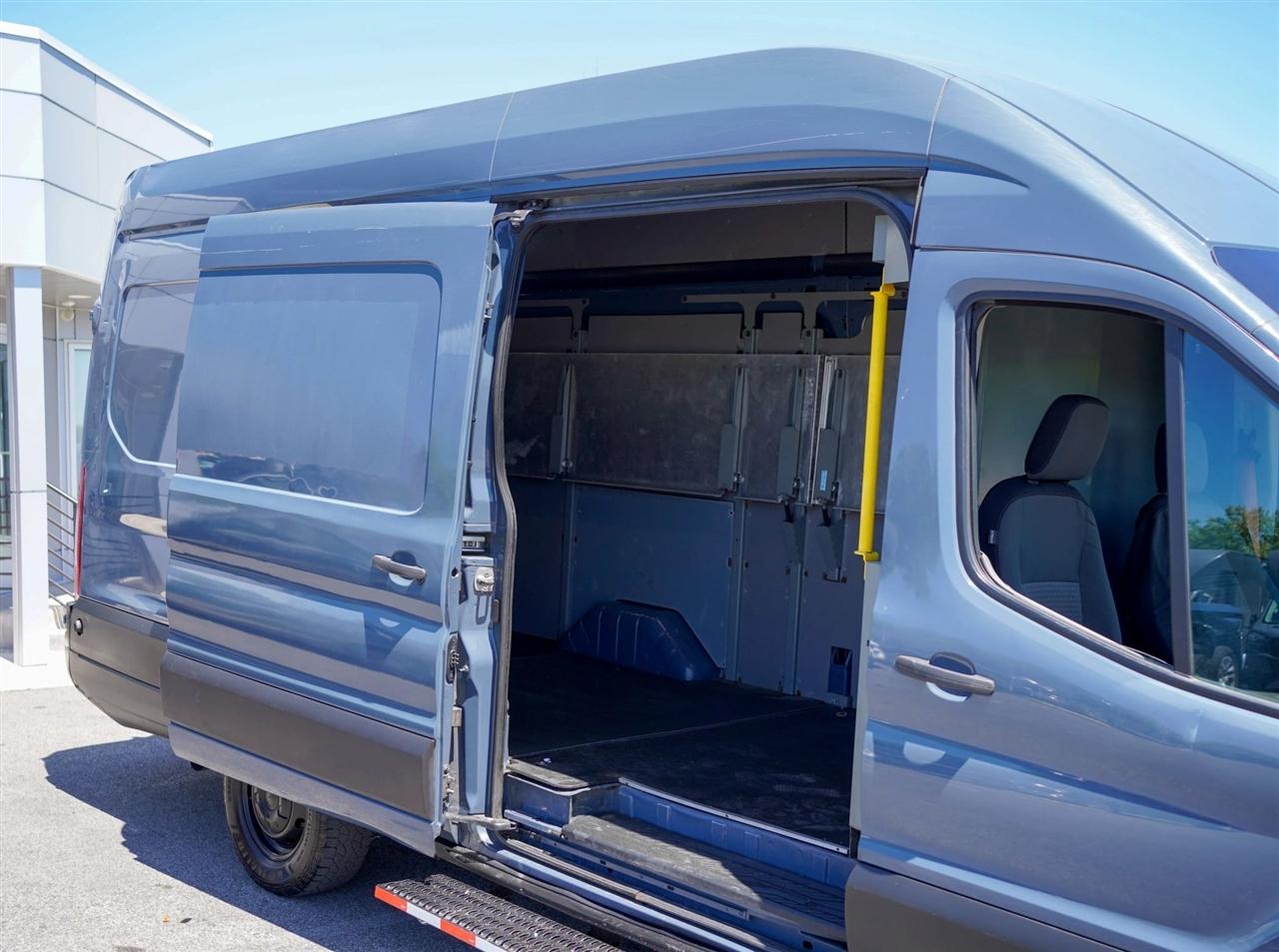 Ford Transit 250 Van High Roof w/Sliding Pass. 148-in. WB EL 2020