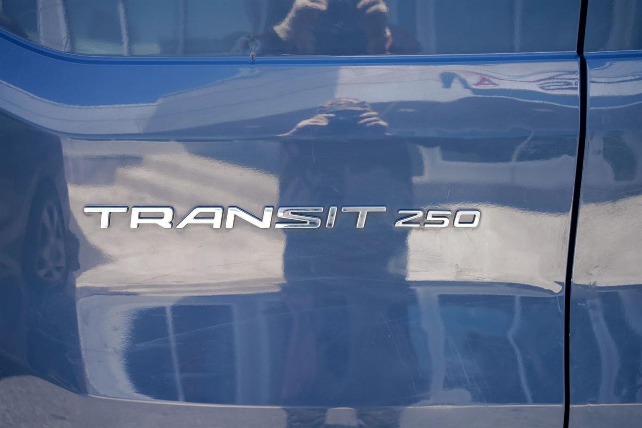 Ford Transit 250 Van High Roof w/Sliding Pass. 148-in. WB EL 2020