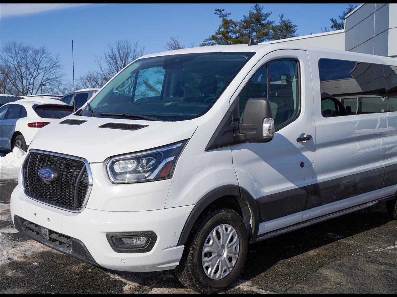 2023 Ford Transit 350 Wagon Low Roof XLT w/Sliding Pass. 148-in. WB