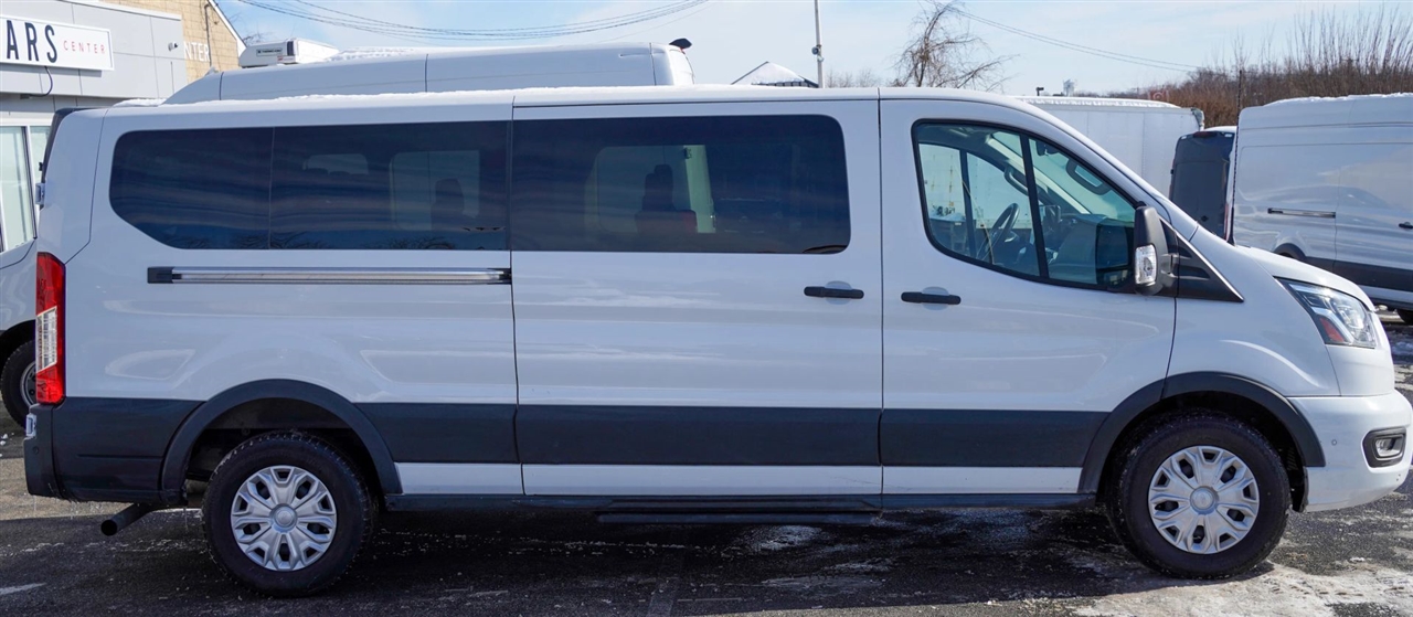 Ford Transit 350 Wagon Low Roof XLT w/Sliding Pass. 148-in. WB 2023