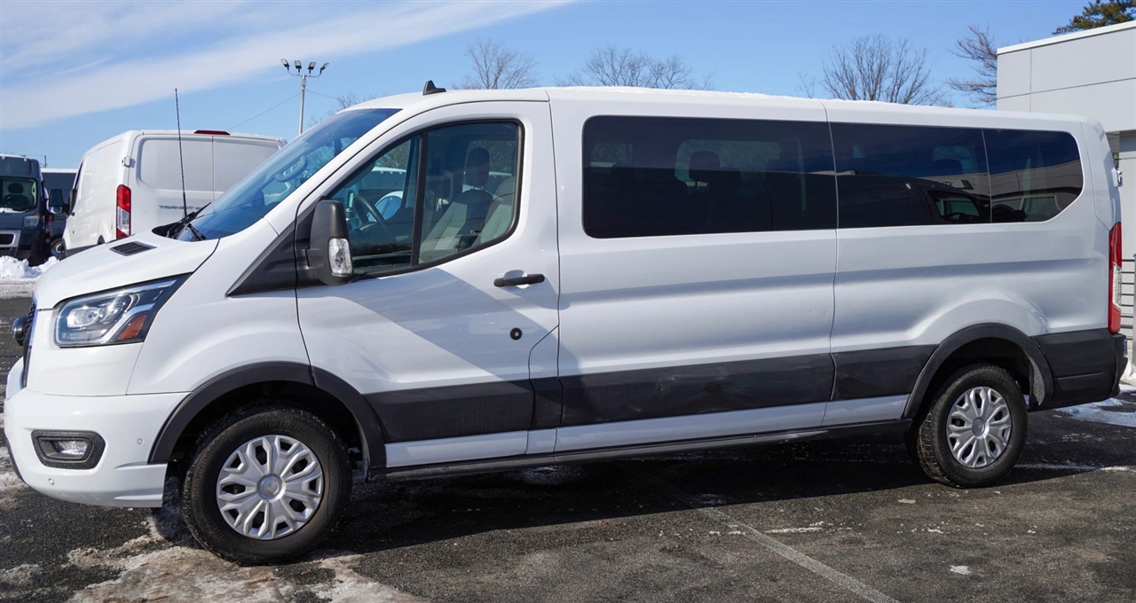 Ford Transit 350 Wagon Low Roof XLT w/Sliding Pass. 148-in. WB 2023