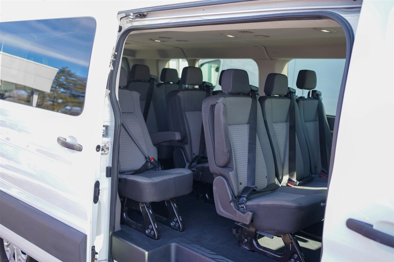 Ford Transit 350 Wagon Low Roof XLT w/Sliding Pass. 148-in. WB 2023