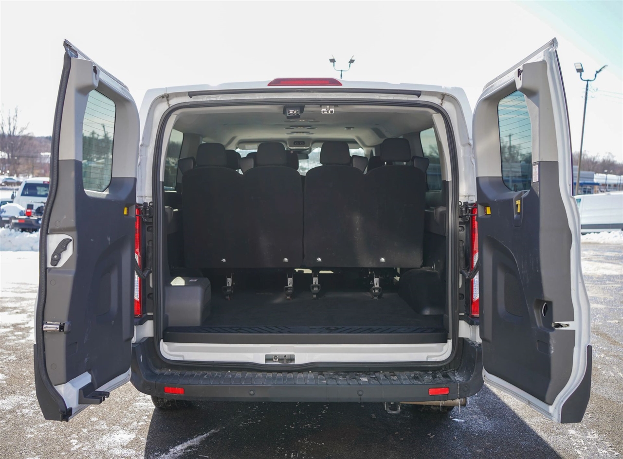 Ford Transit 350 Wagon Low Roof XLT w/Sliding Pass. 148-in. WB 2023