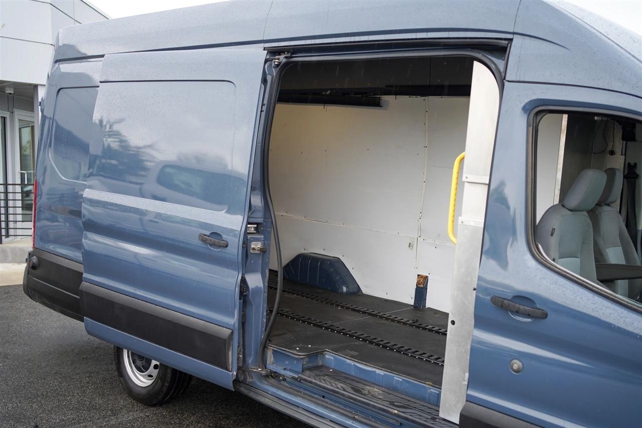 Ford Transit 250 Van High Roof w/Sliding Pass. 148-in. WB EL 2019