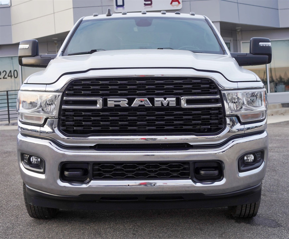 RAM 3500 Big Horn Crew Cab LWB 4WD DRW 2023