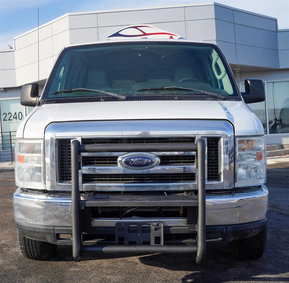 Ford Econoline E-350 Super Duty Extended 2013
