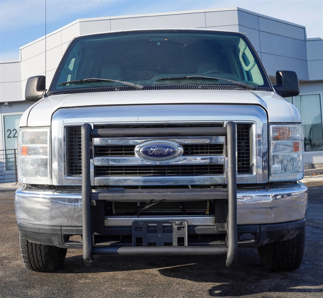 Ford Econoline E-350 Super Duty Extended 2013