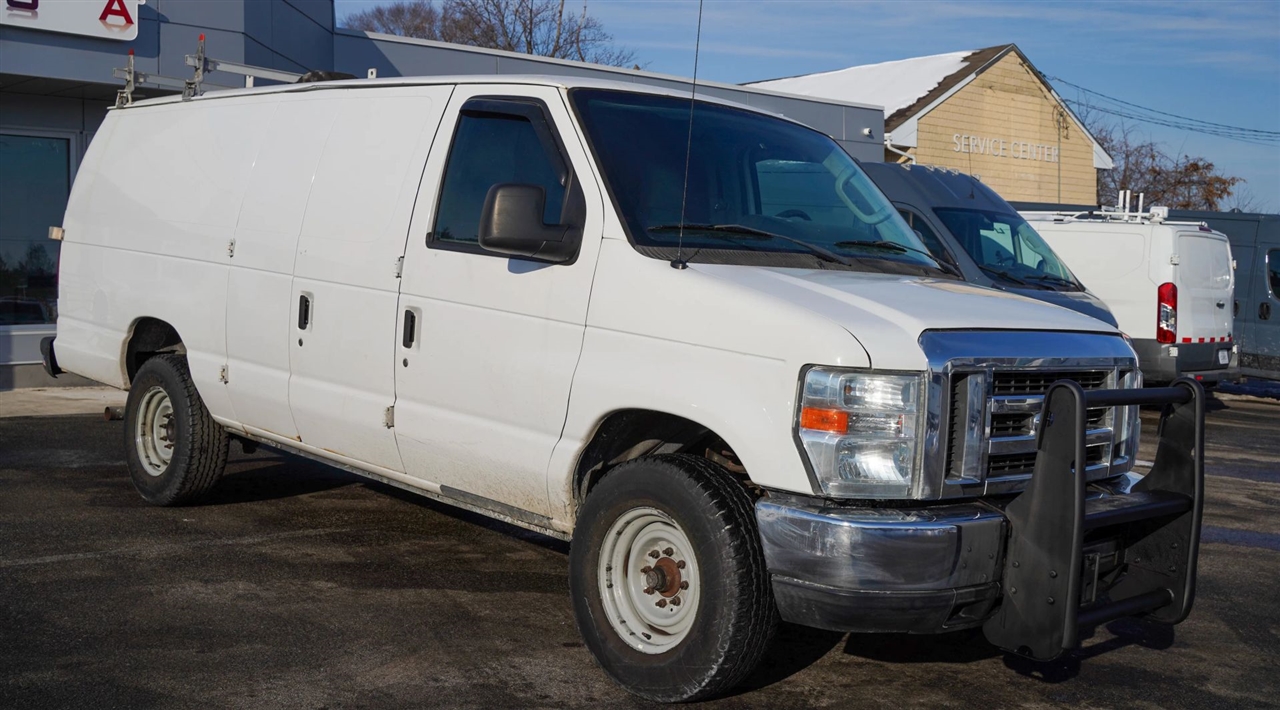 Ford Econoline E-350 Super Duty Extended 2013