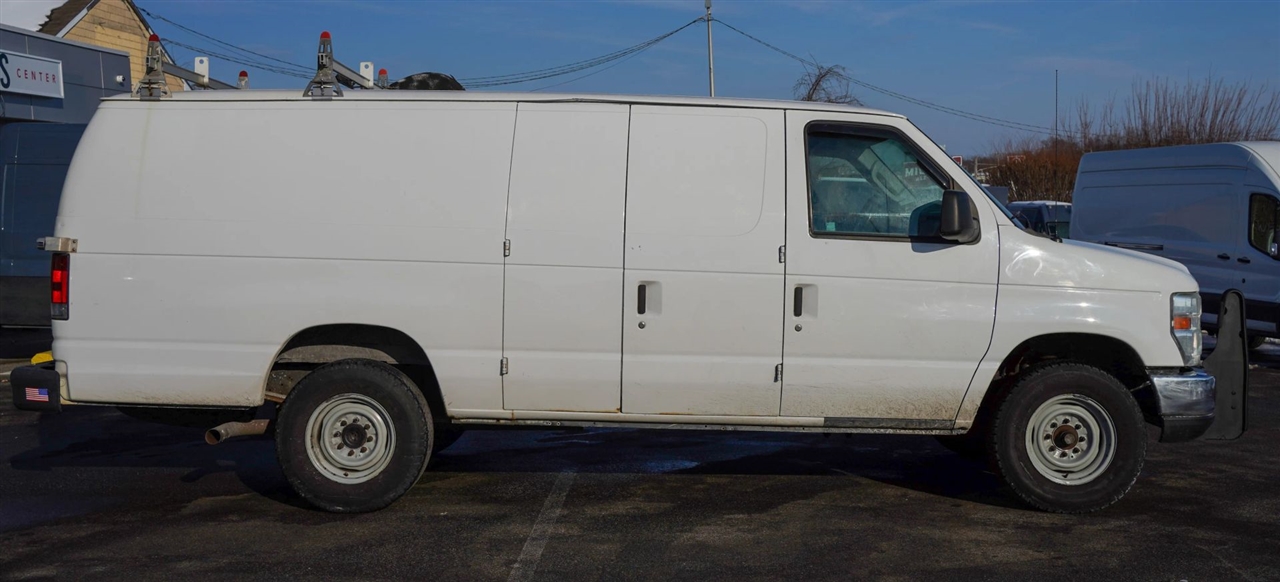 Ford Econoline E-350 Super Duty Extended 2013
