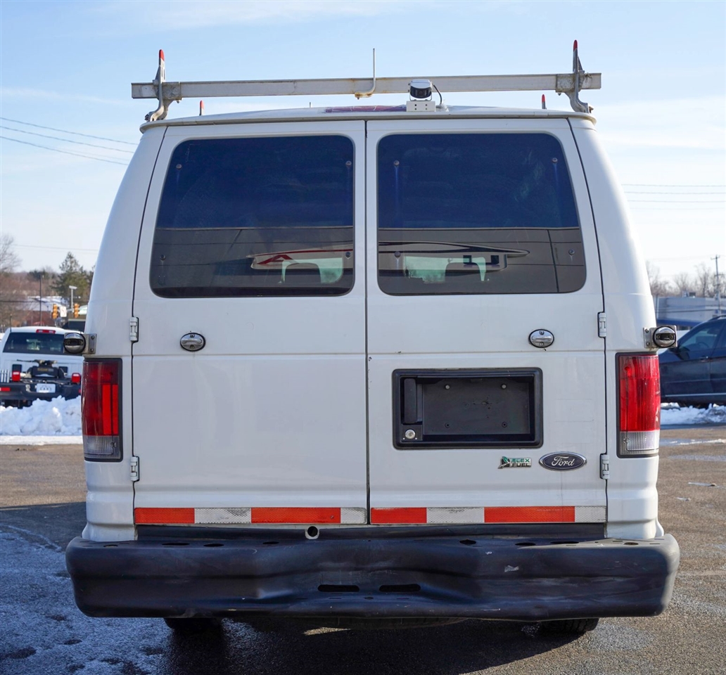 Ford Econoline E-350 Super Duty Extended 2013