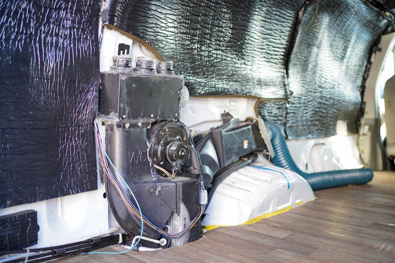 Ford Econoline E-350 Super Duty Extended 2013