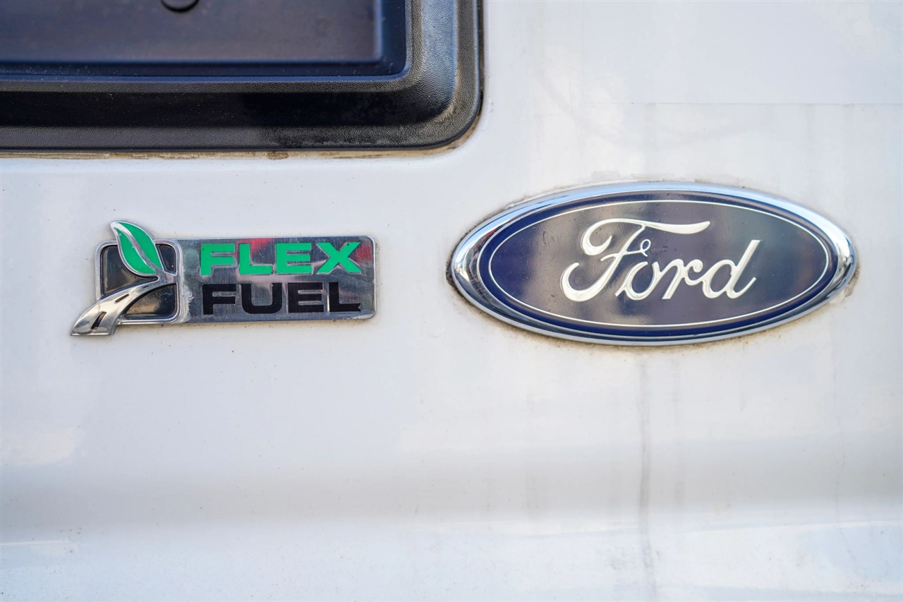 Ford Econoline E-350 Super Duty Extended 2013