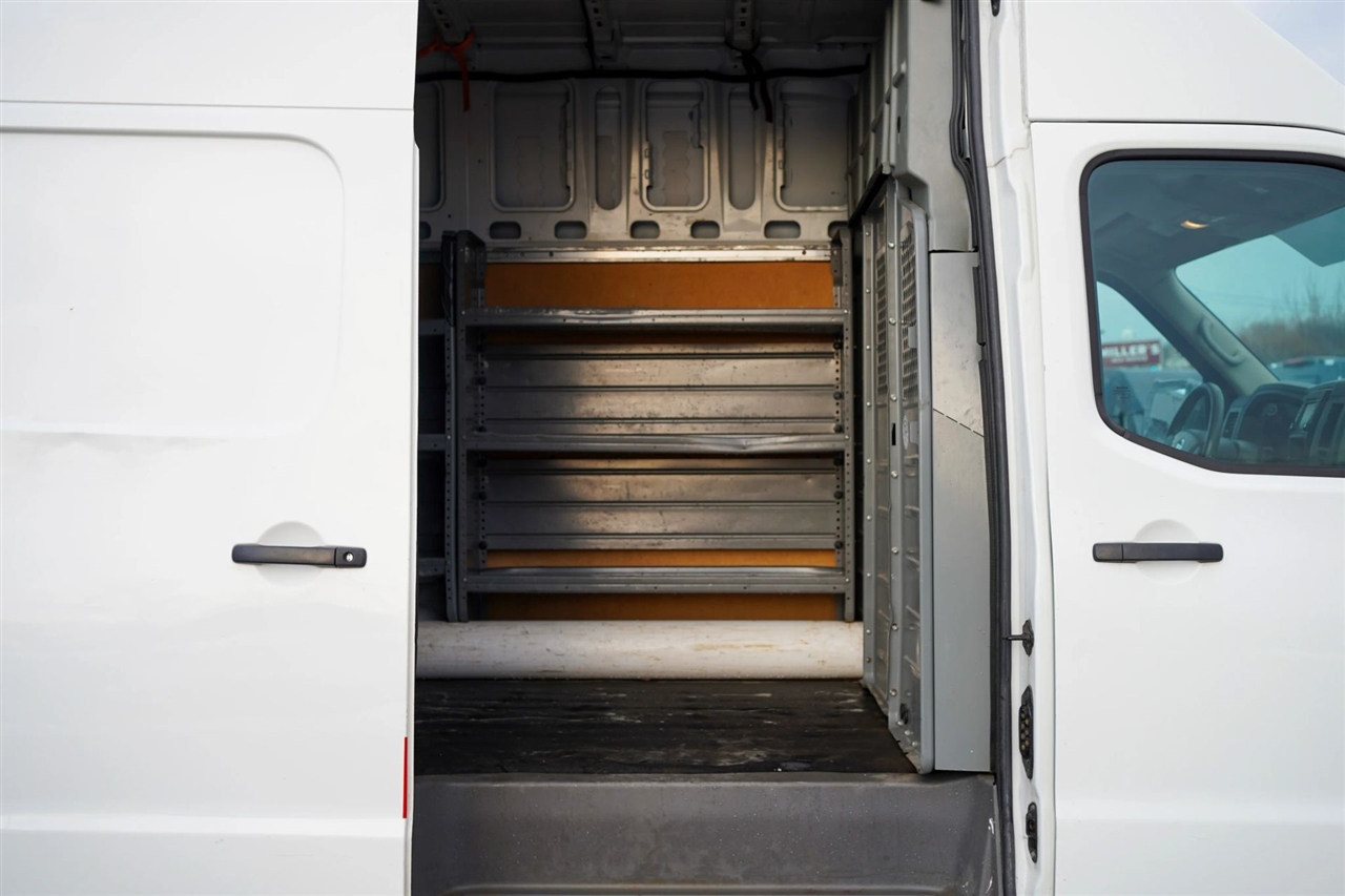 Nissan NV Cargo 2500 HD SV V6 High Roof 2020