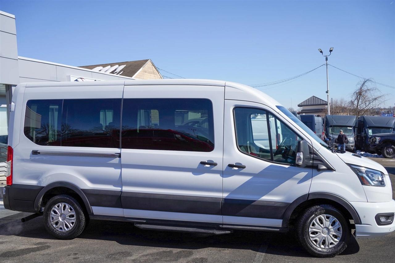Ford Transit 350 Wagon Med. Roof XL w/Sliding Pass. 148-in. WB 2023