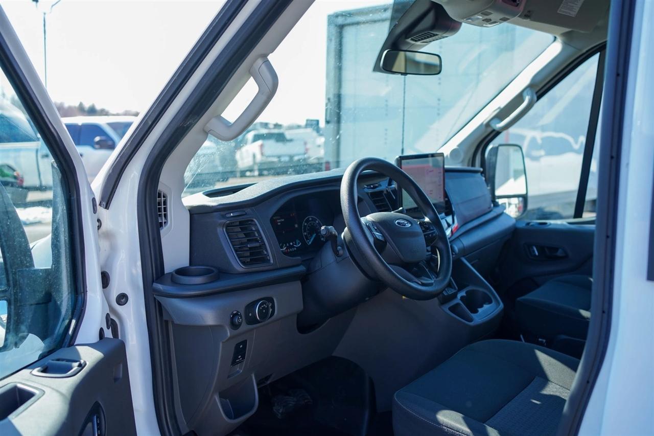 Ford Transit 350 Wagon Med. Roof XL w/Sliding Pass. 148-in. WB 2023